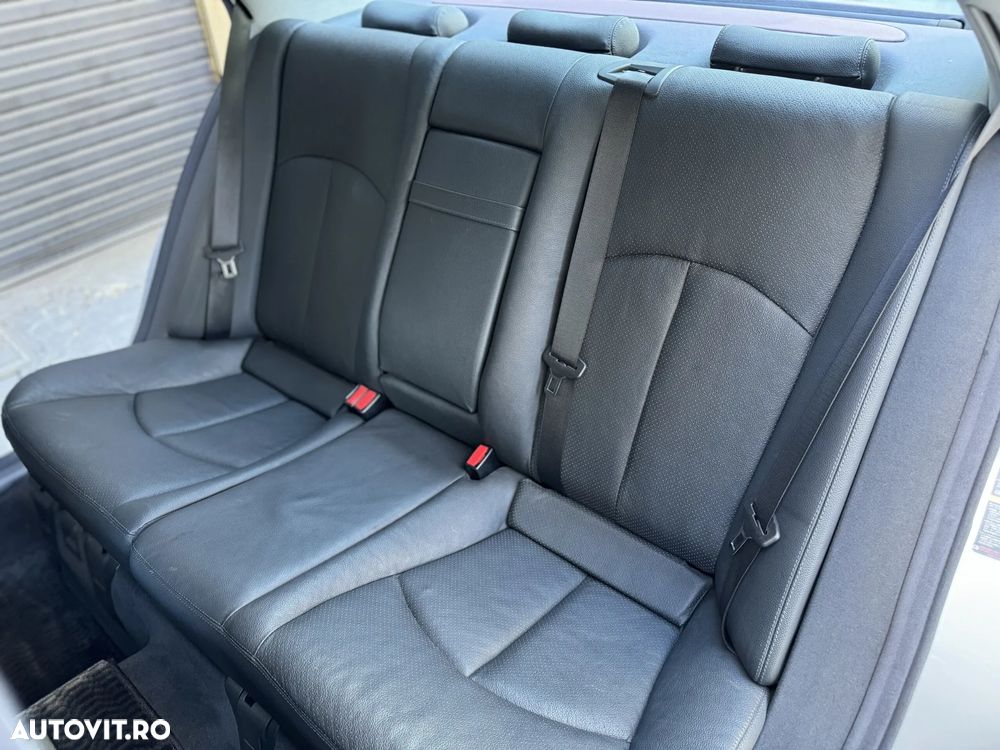 Mercedes-Benz E 320 4Matic Automatik Avantgarde - 17