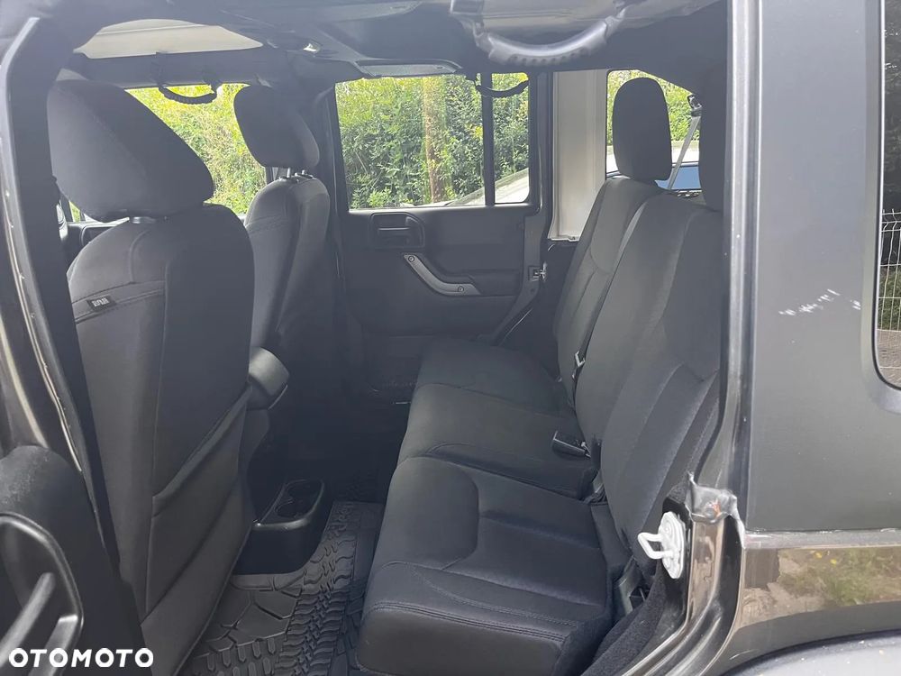 Jeep Wrangler - 6