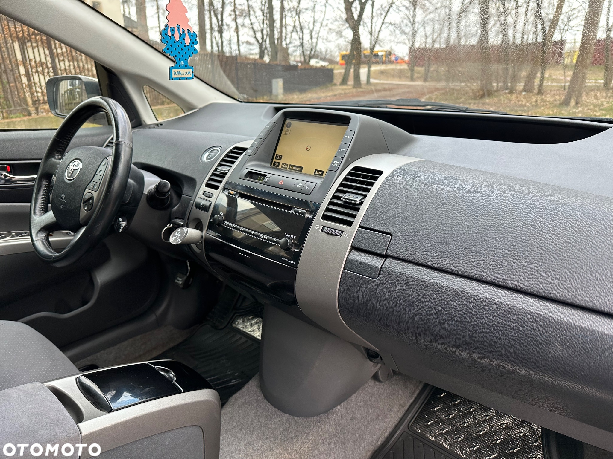 Toyota Prius (Hybrid) - 23