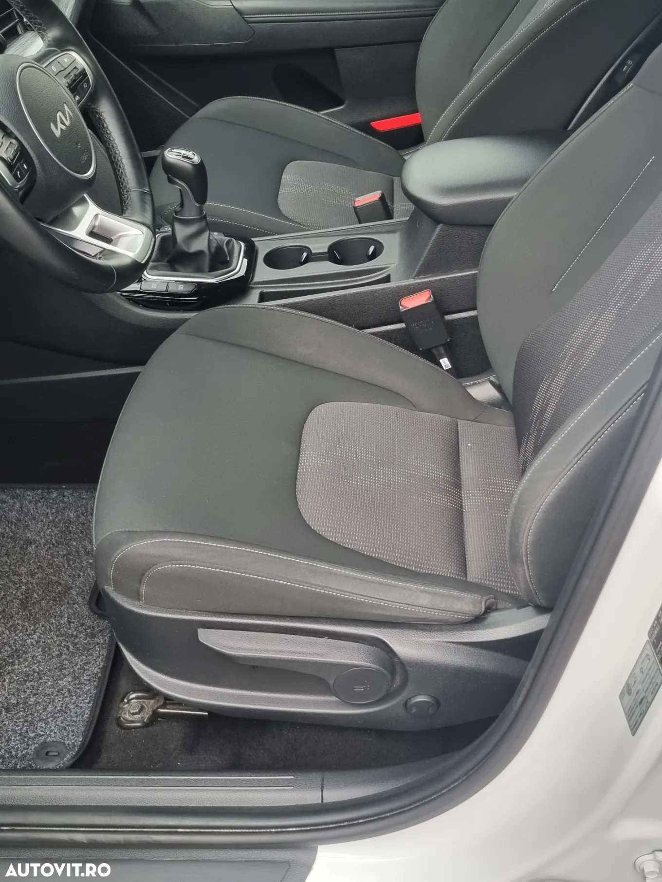 Kia Sportage 1.6 CRDI 2WD Eco-Dynamics+ (48V M-H) Vision - 16