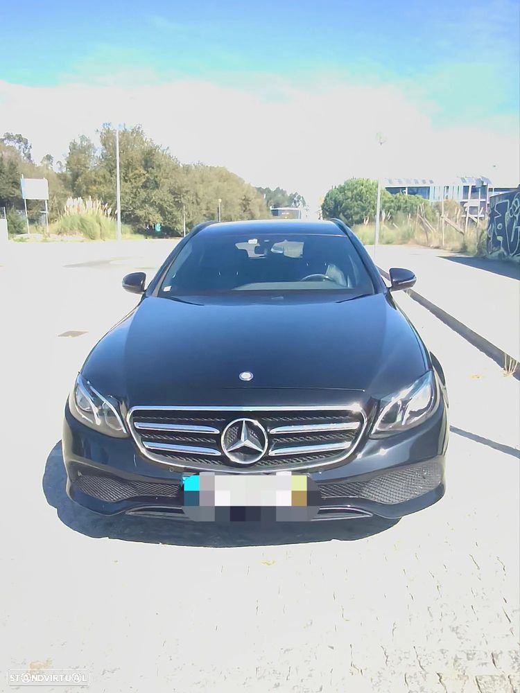 Mercedes-Benz E 220 - 1