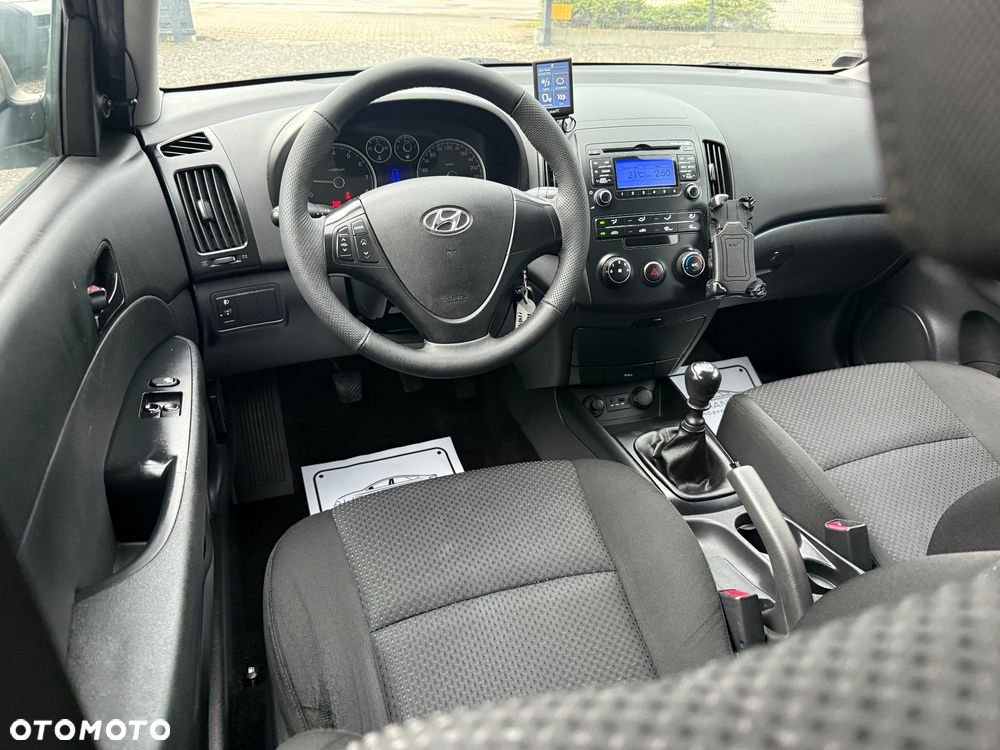 Hyundai i30 1.4 Base + - 11