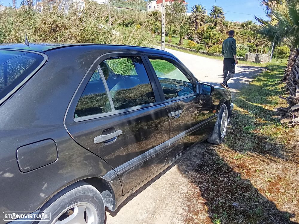 Mercedes-Benz C 200 D Elegance - 4