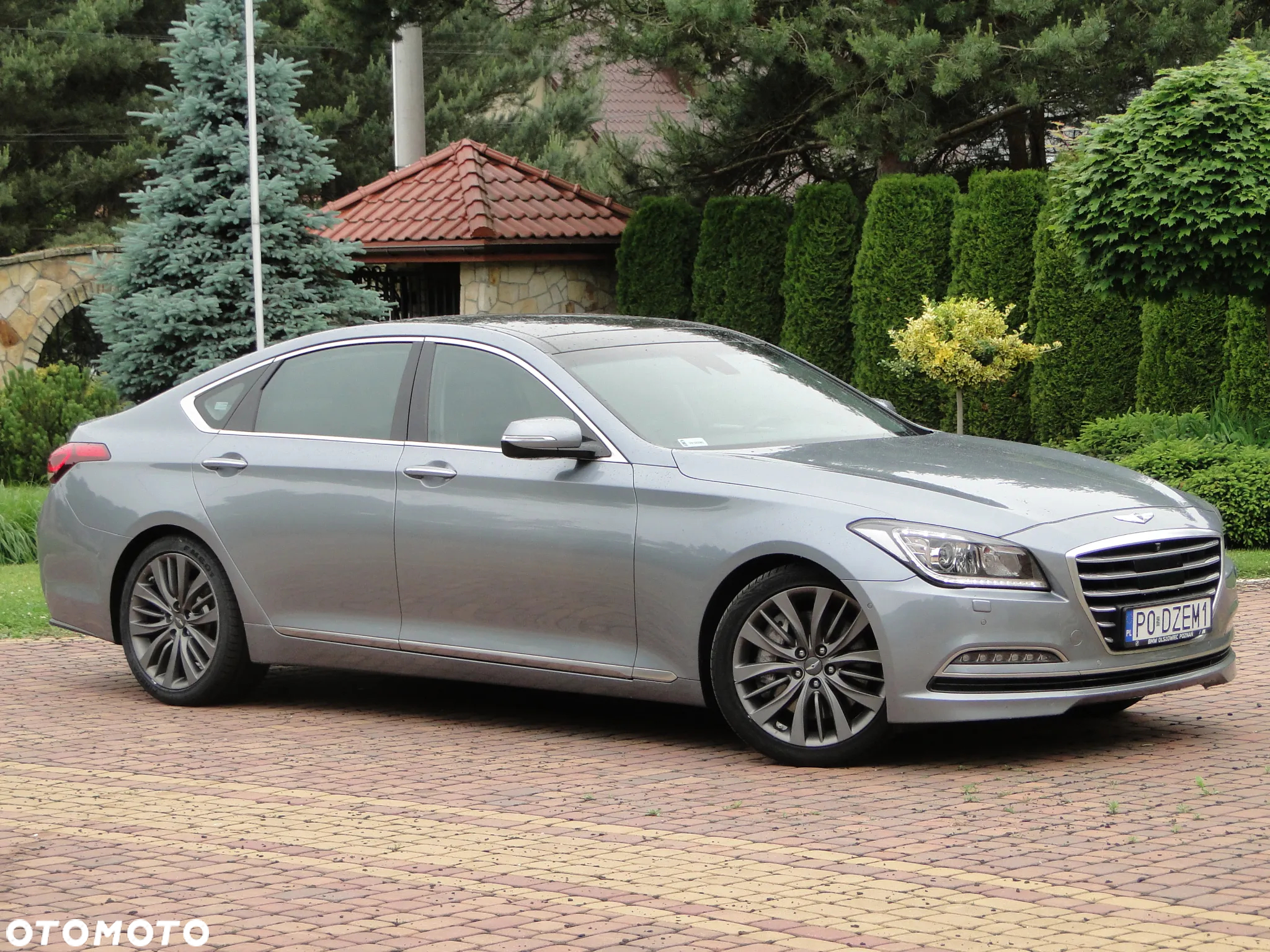 Hyundai Genesis 3.8 V6 GDI - 11