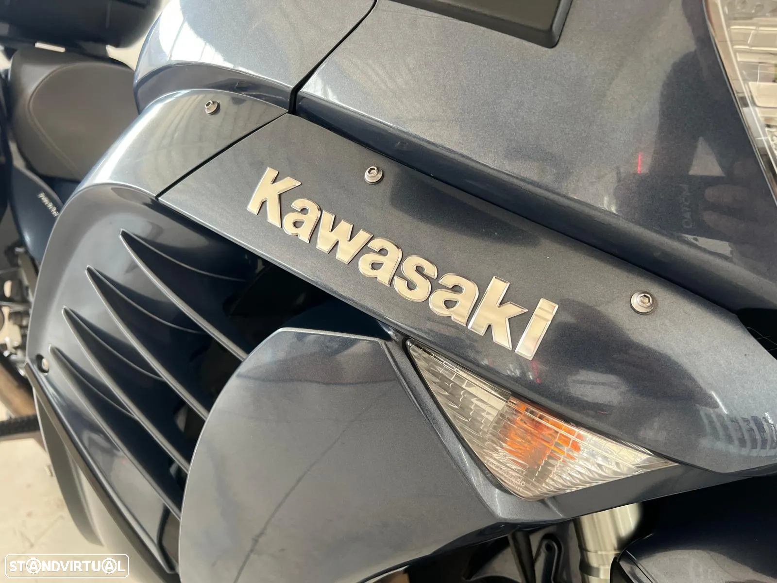 Kawasaki GTR 1400 - 10