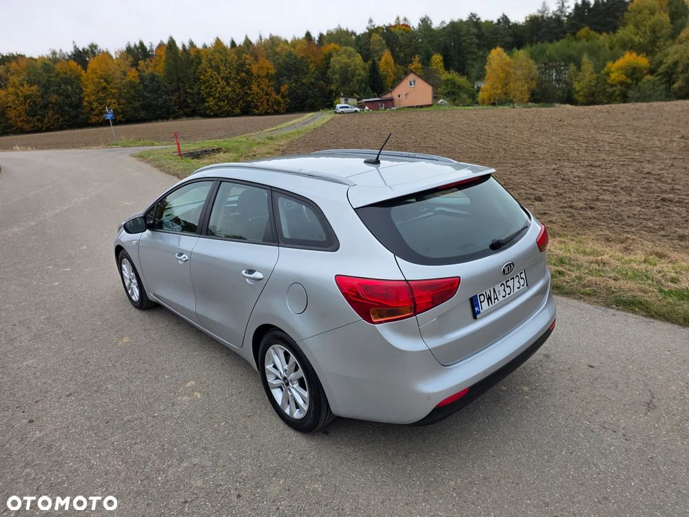 Kia Ceed - 8