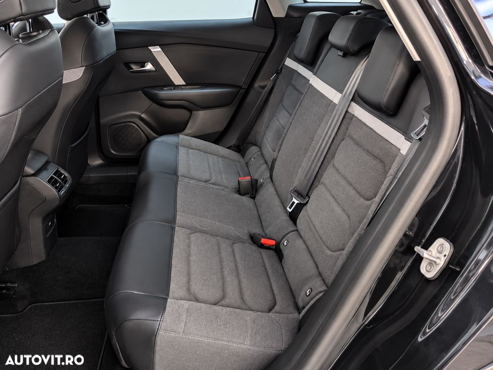 Citroën C4 PureTech 130 Stop&Start EAT8 FEEL PACK - 3