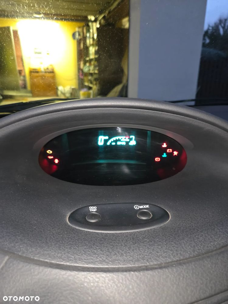 Toyota Yaris 1.0 Base - 11