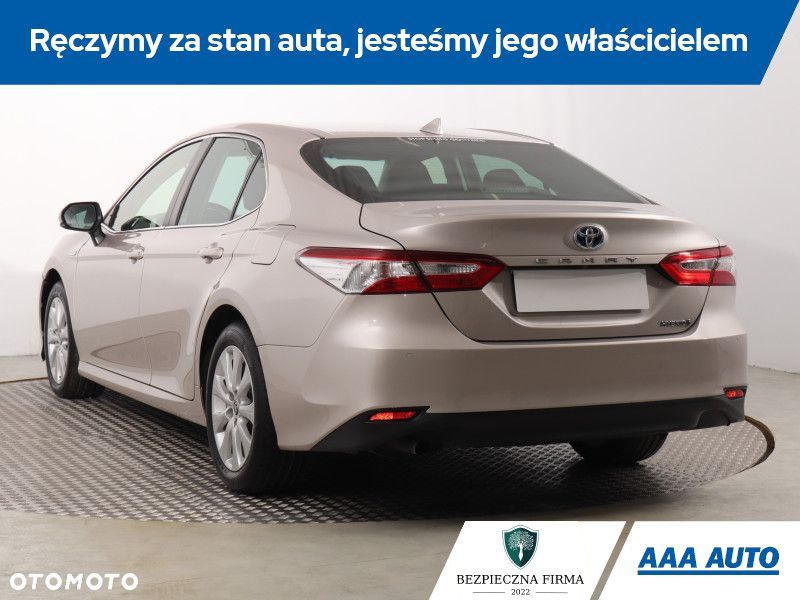 Toyota Camry - 5