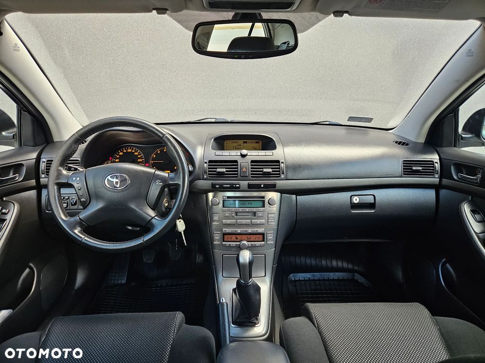 Toyota Avensis 2006 photo 5