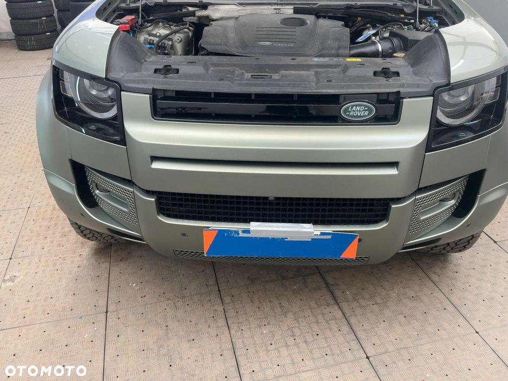 Land Rover Defender 110 D200 SE - 11