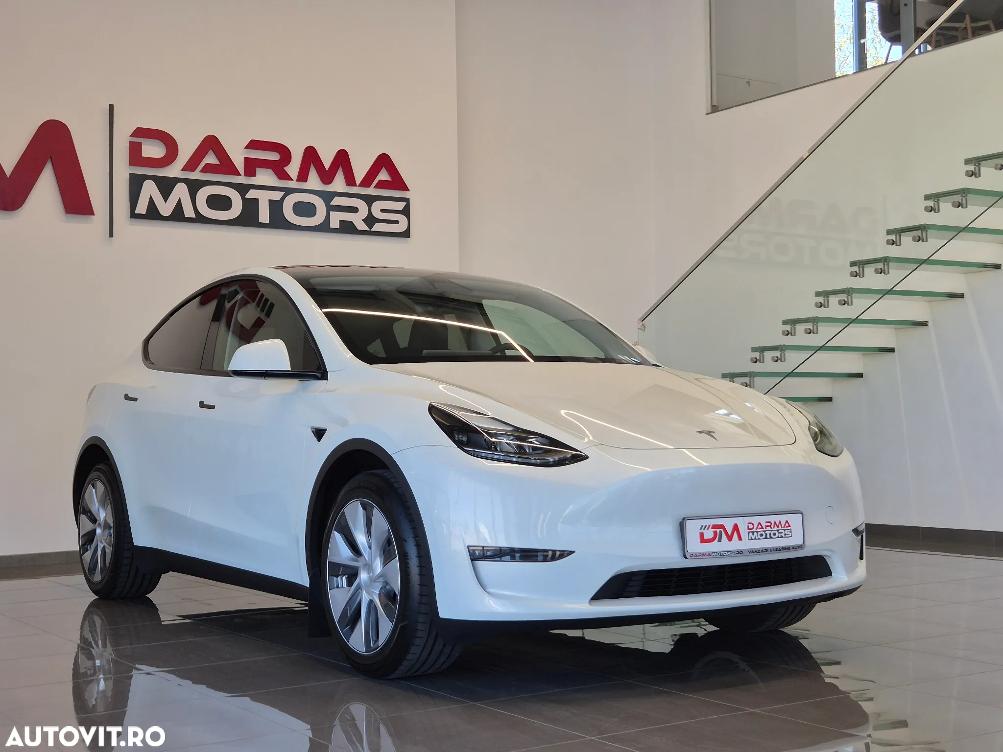 Tesla Model Y Long Range Dual Motor AWD - 3