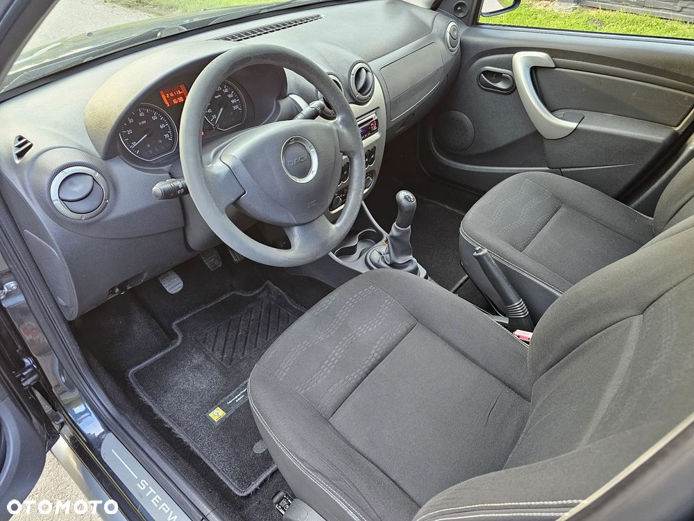 Dacia Sandero Stepway 1.6 - 8