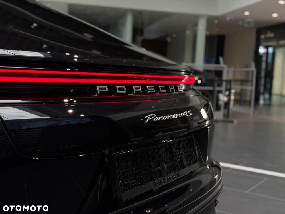 Porsche Panamera - 12