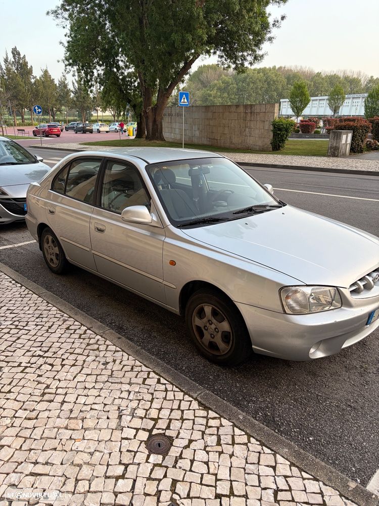 Hyundai Accent 1.3 GL - 2