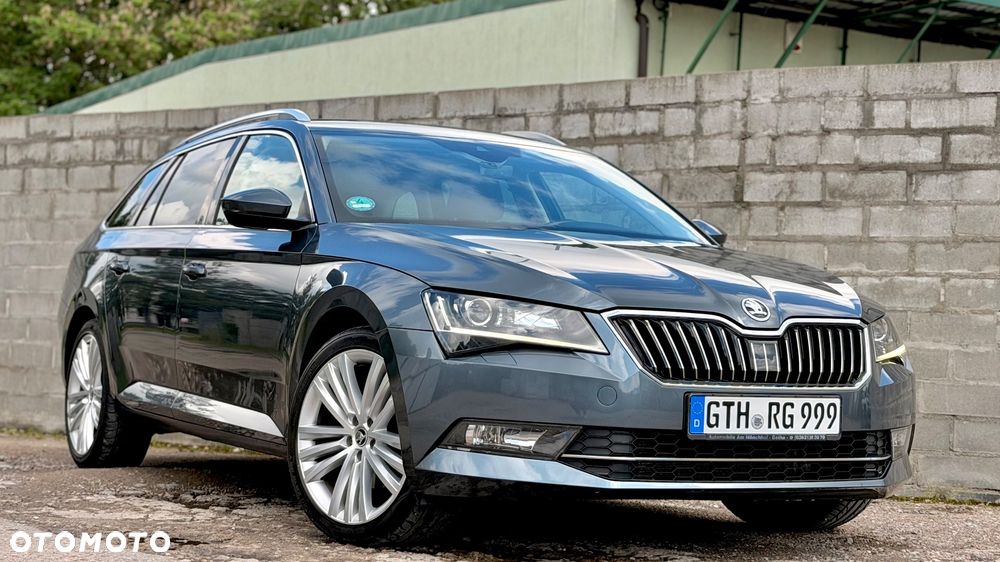 Skoda Superb 2.0 TDI Premium Edition - 32