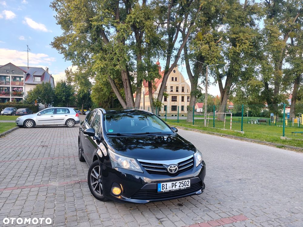 Toyota Avensis Combi 1.8 Executive - 1