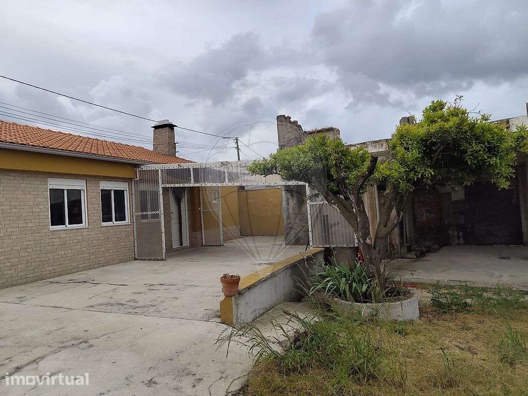 Moradia T2 para venda - Grande imagem: 2/23