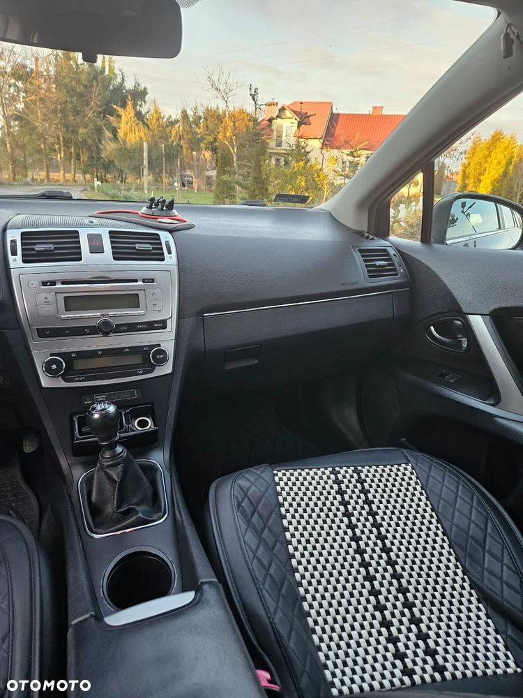 Toyota Avensis 2.0 D-4D Active - 10