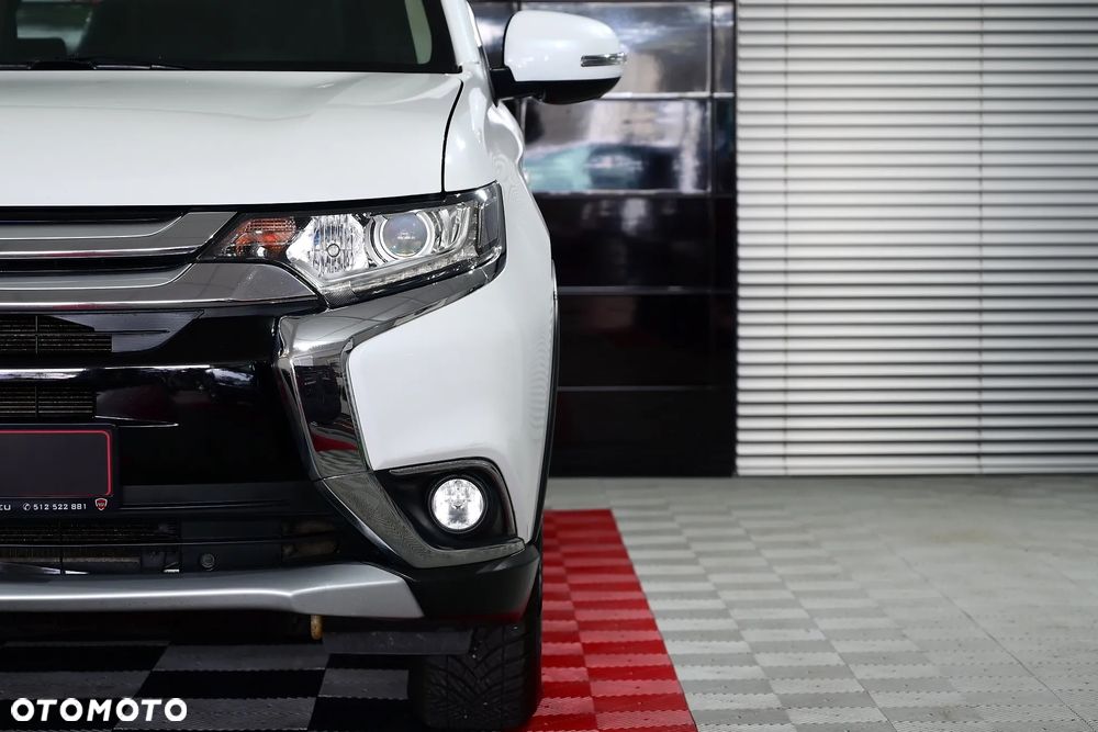 Mitsubishi Outlander 2.0 2WD Diamant - 32