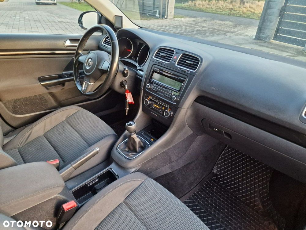 Volkswagen Golf - 6