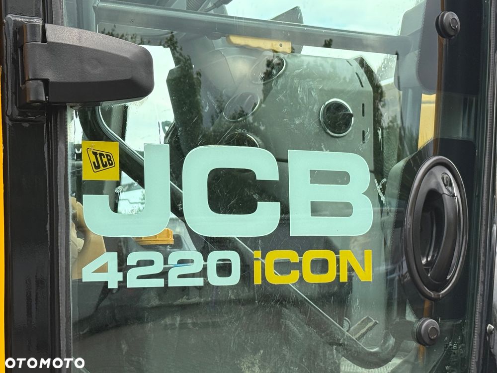 JCB FASTRAC 4220 iCON - 25