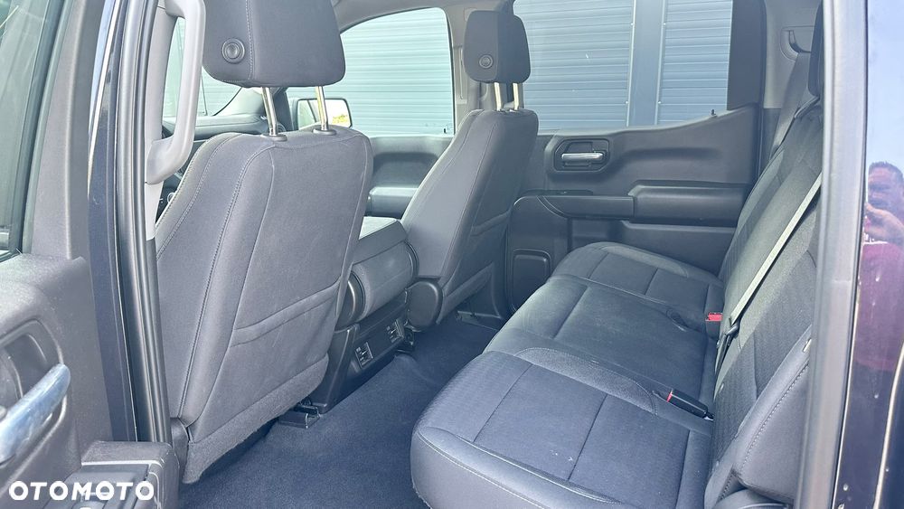Chevrolet Silverado - 8