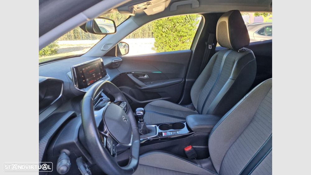 Peugeot 2008 1.2 PureTech Allure - 8