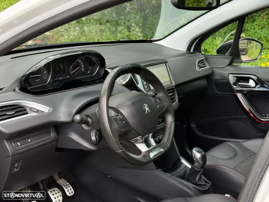 Peugeot 208 1.2 PureTech GT Line - 43