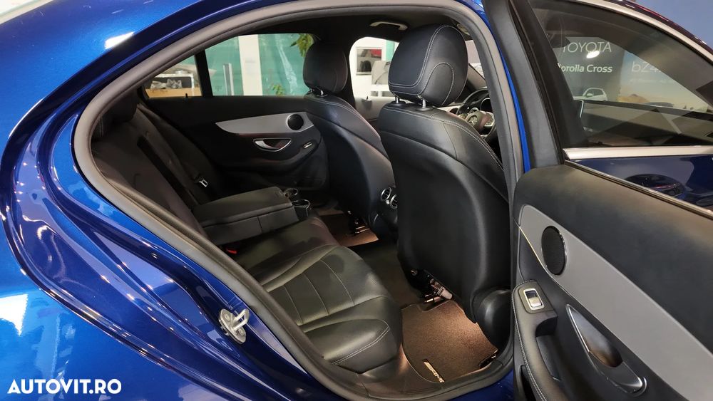 Mercedes-Benz C 200 4Matic 9G-TRONIC AMG Line - 37
