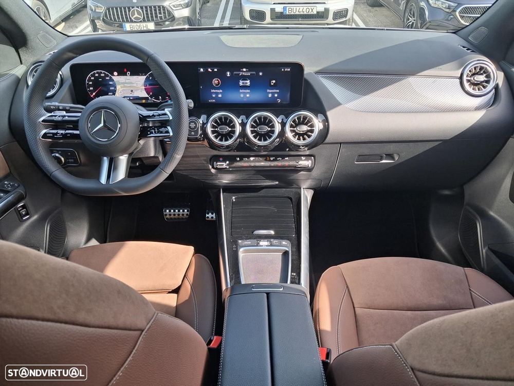 Mercedes-Benz GLA 180 d AMG Line - 19