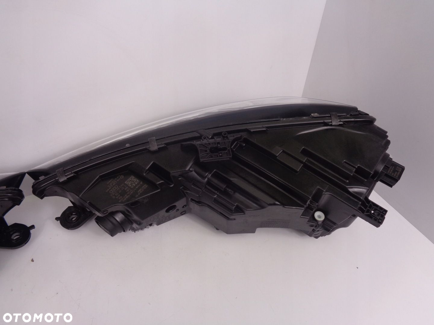 AUDI A4 B9 LIFT LAMPY MATRIX 8W0941036E 8W0941035E - 9