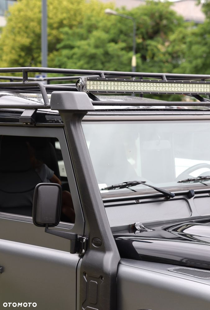 Land Rover Defender 90 2.2 TD4 E - 9