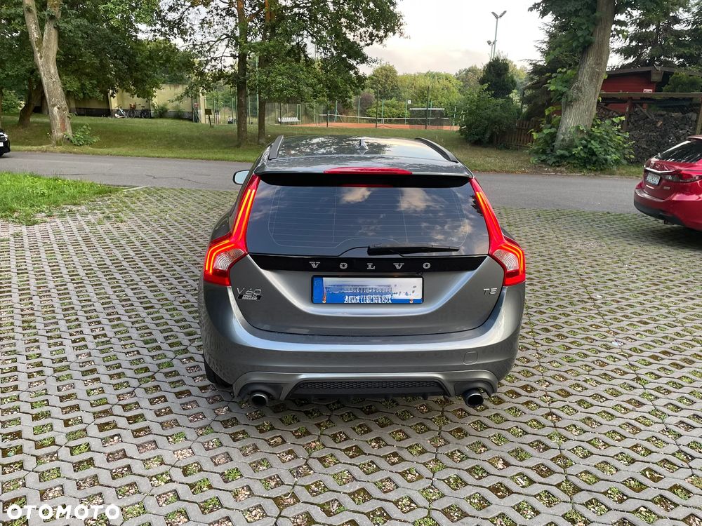 Volvo V60 T5 Geartronic R-Design - 6