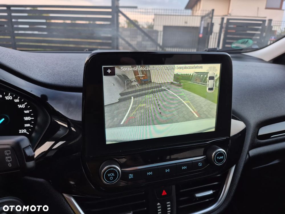 Ford Fiesta 1.0 EcoBoost S&S TITANIUM - 22