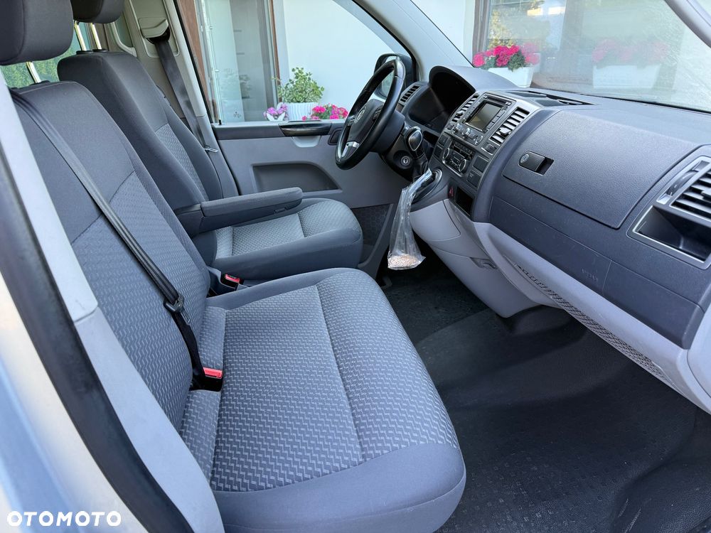 Volkswagen Caravelle - 12