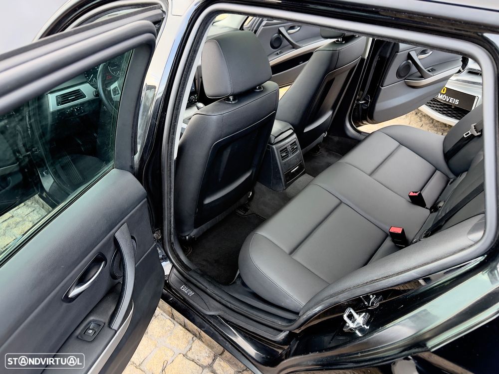 BMW 320 d Exclusive - 40