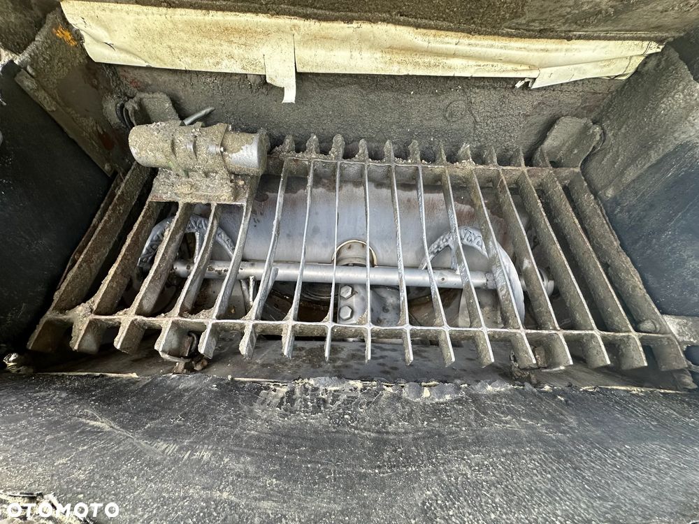 Mercedes-Benz Actros - 14