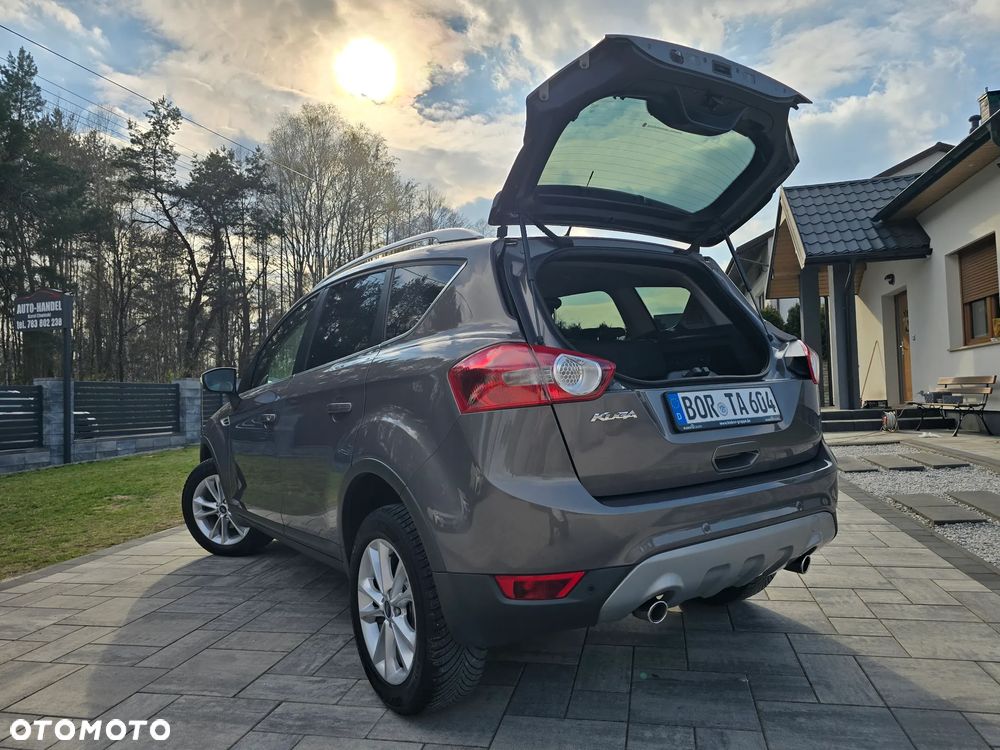 Ford Kuga 2.0 TDCi 2x4 Titanium - 16