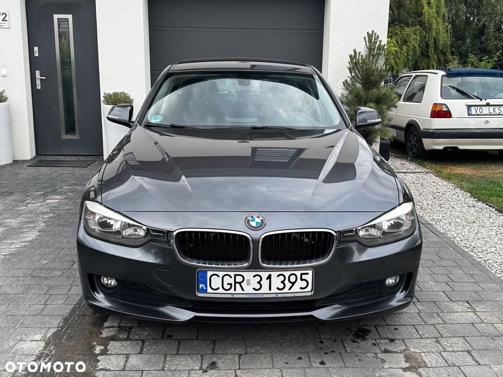 BMW Seria 3 320d - 10