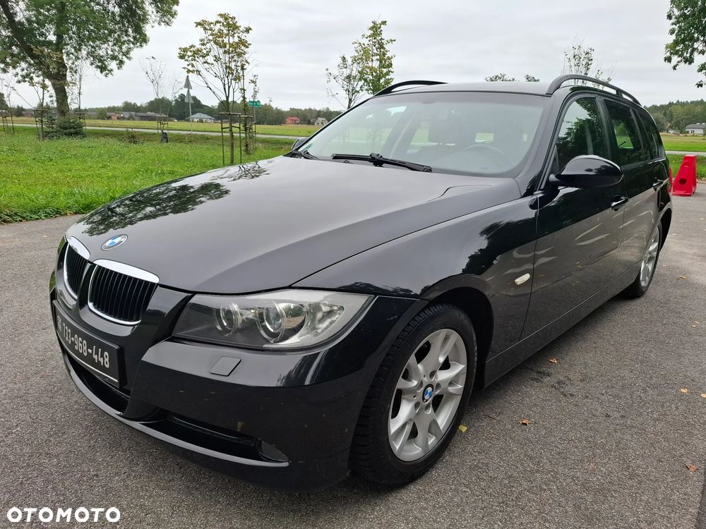 BMW Seria 3 318i Touring - 2