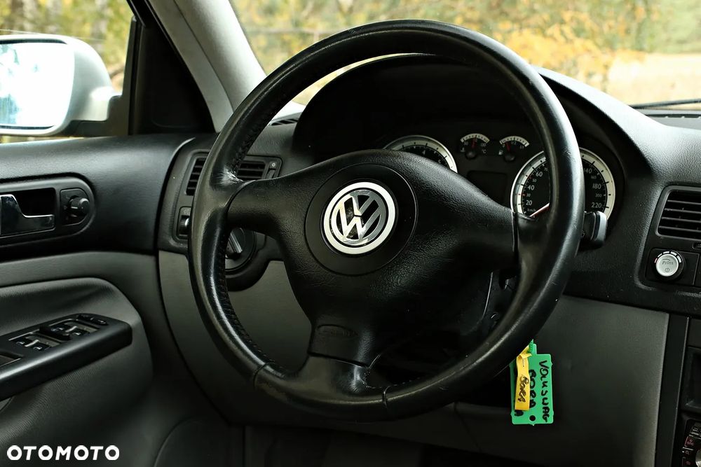 Volkswagen Bora Variant 1.6 - 33