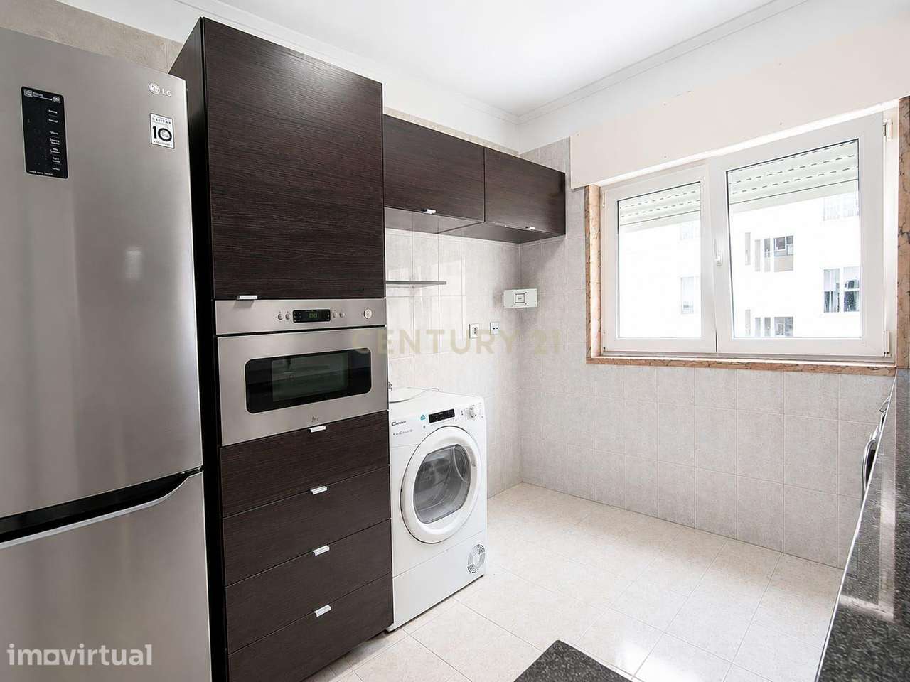 Apartamento T2 com Parqueamento e Arrecadação em Rio de Mouro - Grande imagem: 3/60