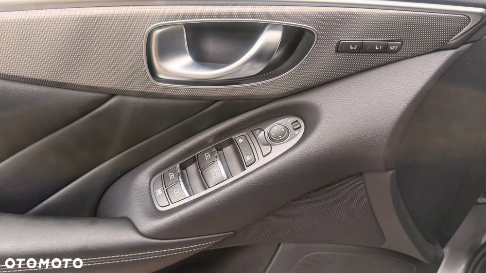 Infiniti Q50 2.0t Sport Tech - 24