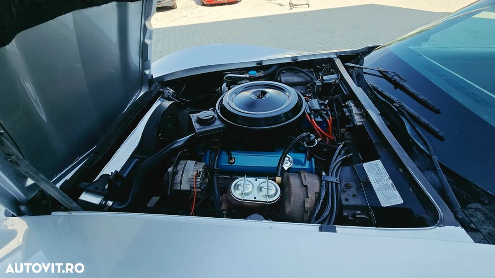 Chevrolet Corvette - 17