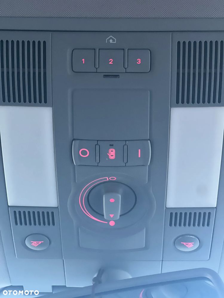 Audi A8 4.2 Quattro - 34