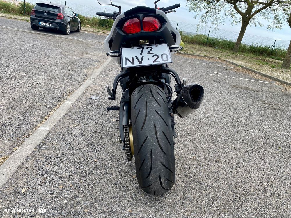 Yamaha FZ - 17
