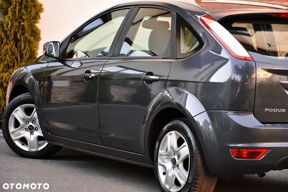 Ford Focus 1.6 16V Style - 12