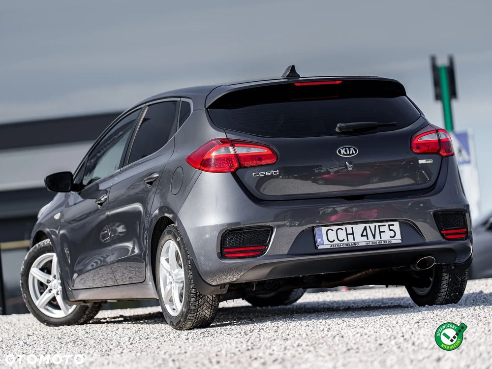 Kia Ceed 1.6 CRDi 136 ISG Spirit - 2