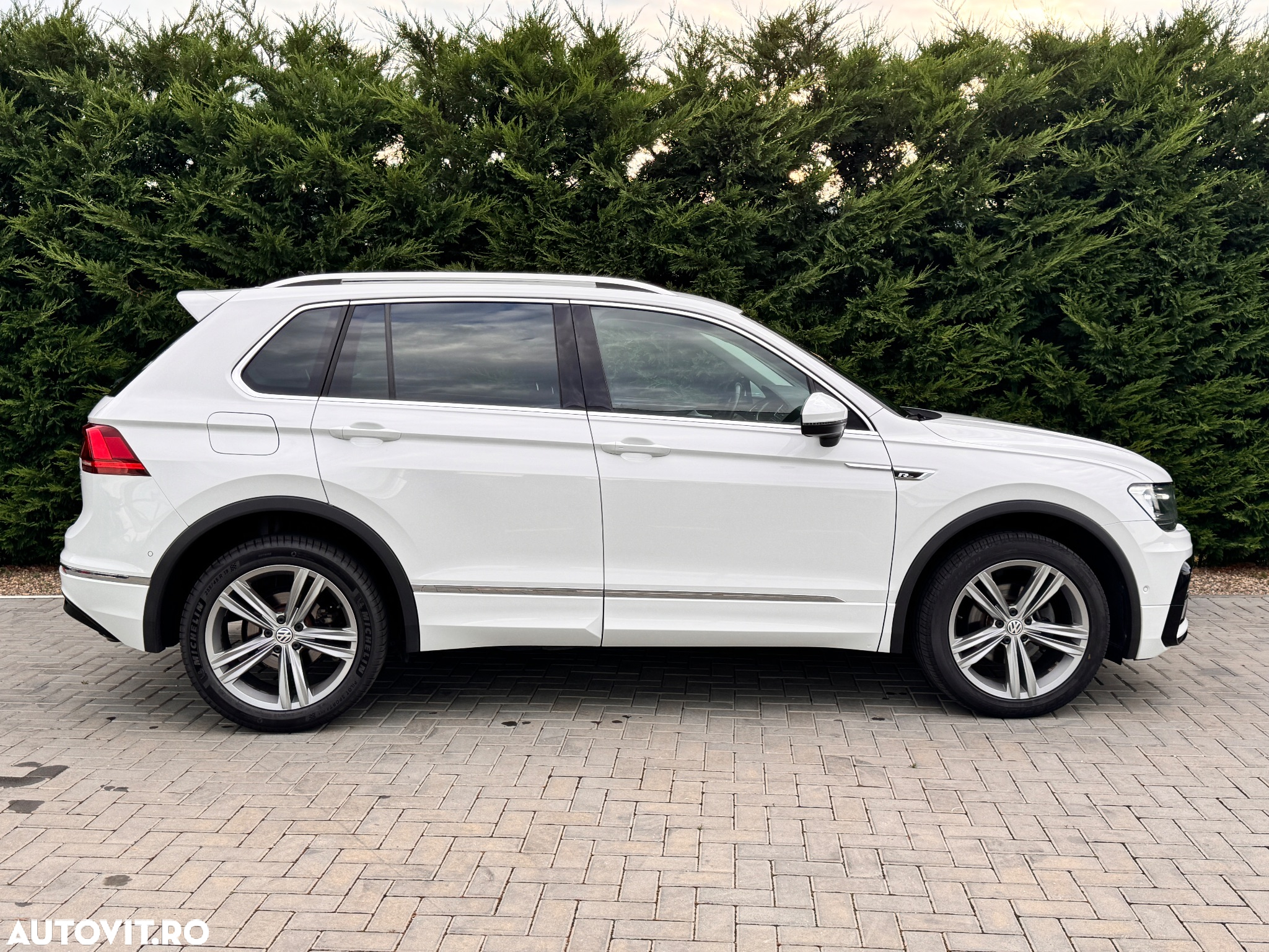 Volkswagen Tiguan 2.0 TDI SCR DSG 4Motion R-Line - 3